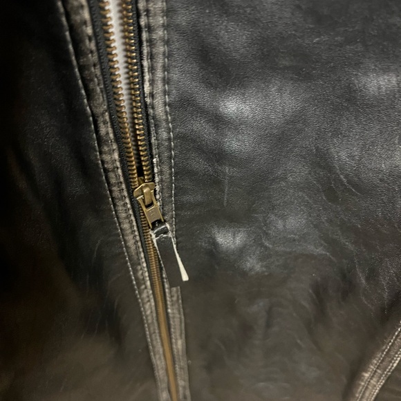 Tommy Bahama Distressed Leather Jacket - Size Large - Picture 9 of 14